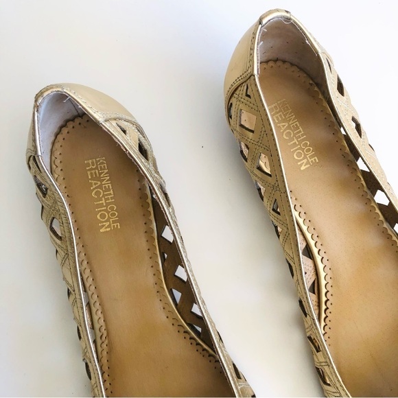 Kenneth Cole Reaction Peek Peek Perforated Wedges - Picture 5 of 15